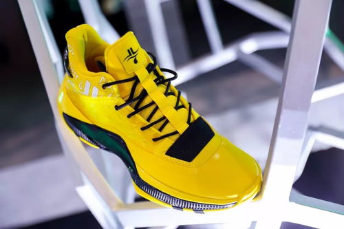 廣州SneakerCon驚現(xiàn)“神鞋”！球鞋愛好者上演排隊(duì)圍觀熱潮